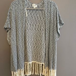 LA Hearts light weight sweater